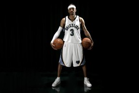 体育赛事-莱万的怒吼与NBA启示，竞技体育的胜利执念